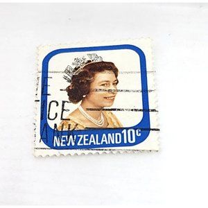 Queen Elizabeth II New Zealand Collectible Stamp White Blue